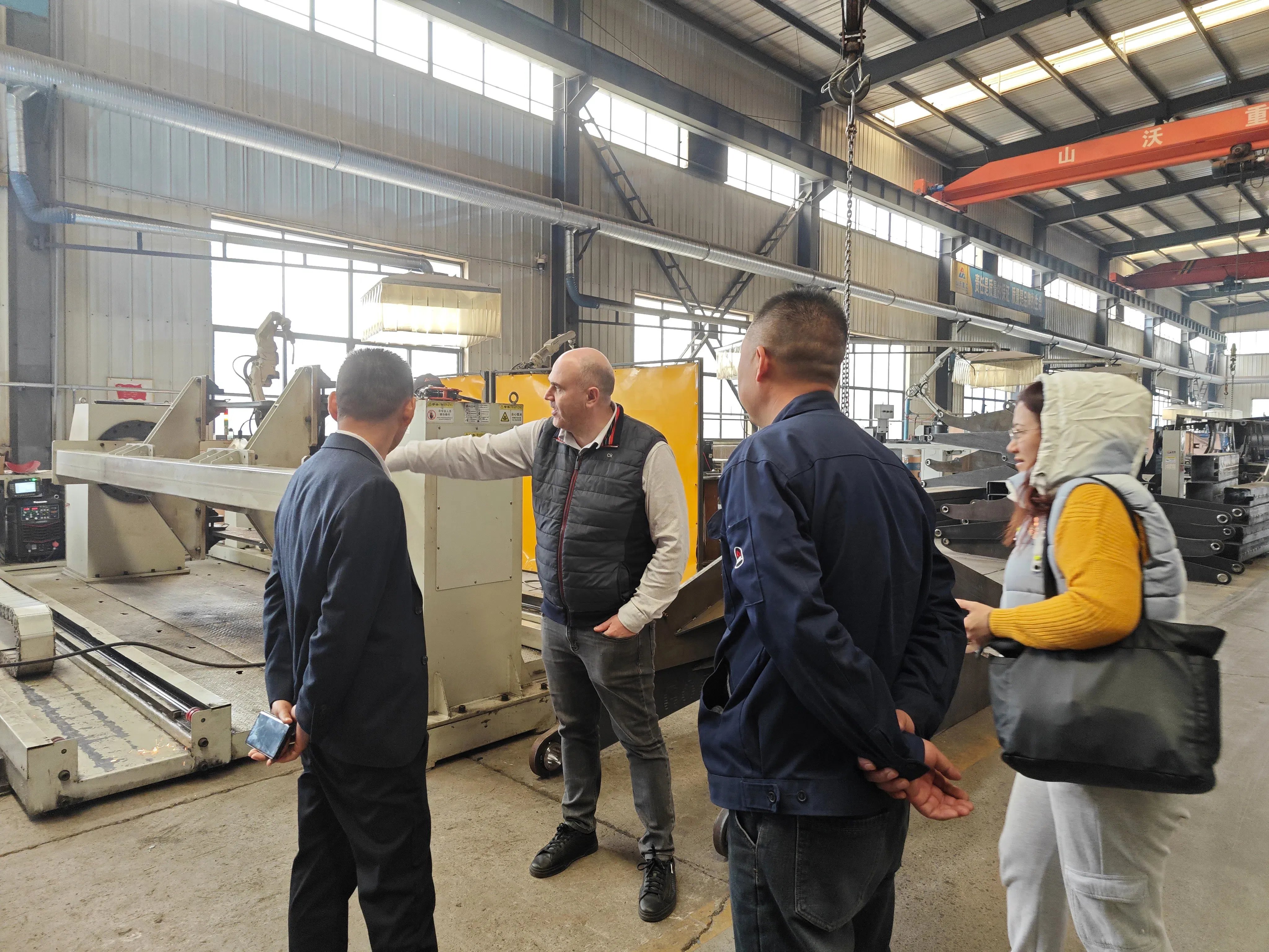 Polonyalı Makine Bayisi, Üretim ve Kalite Denetimi İçin SOVOL Fabrikasını Ziyaret Ediyor