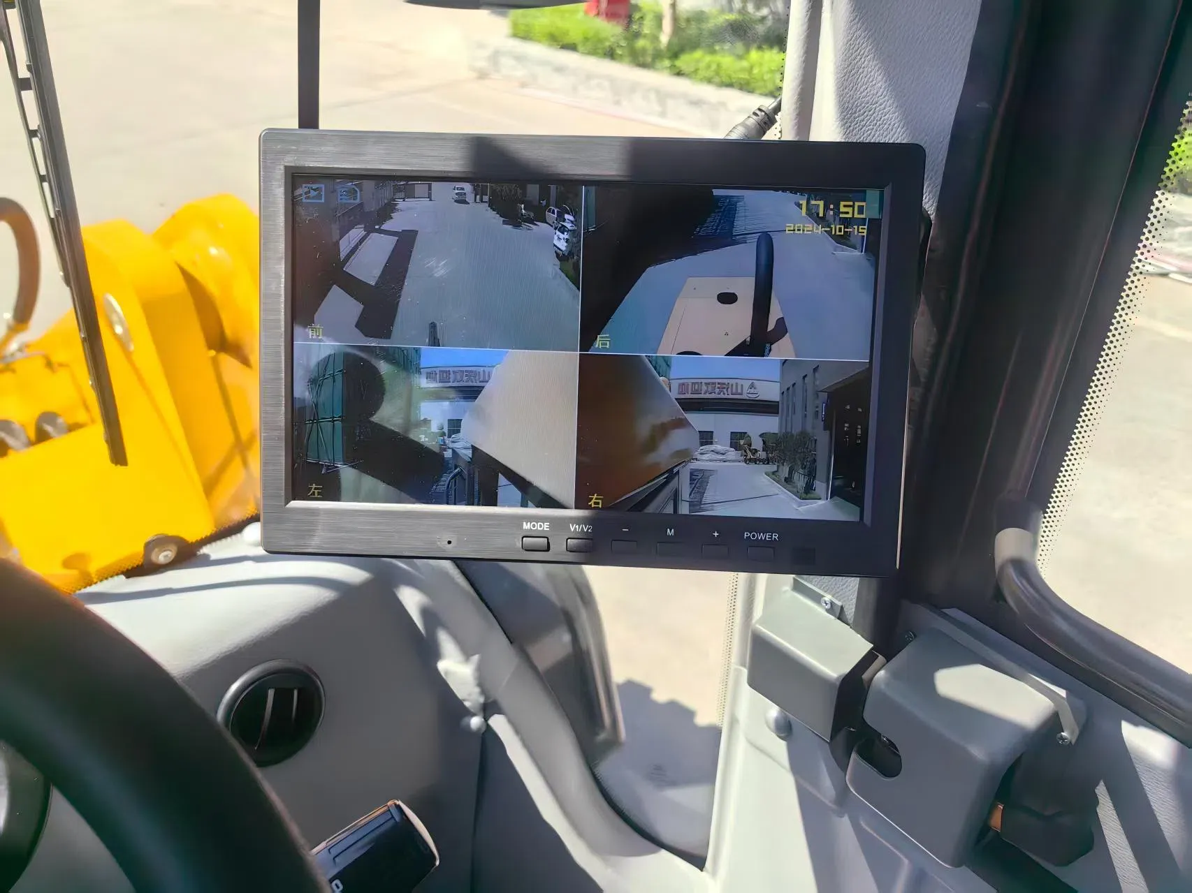 Sovol wheel loaders with 4-channel camera system